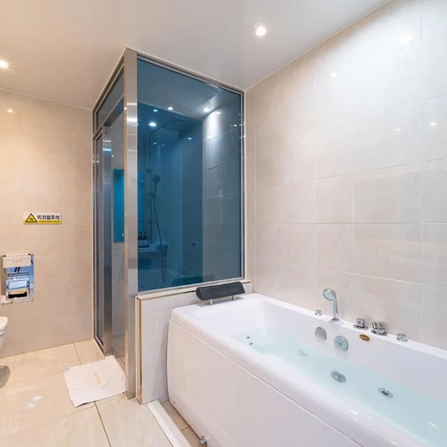 غرفة قياسية بسرير مزدوج بإطلالة على البحر، Hotel The One Yeosu 8/8