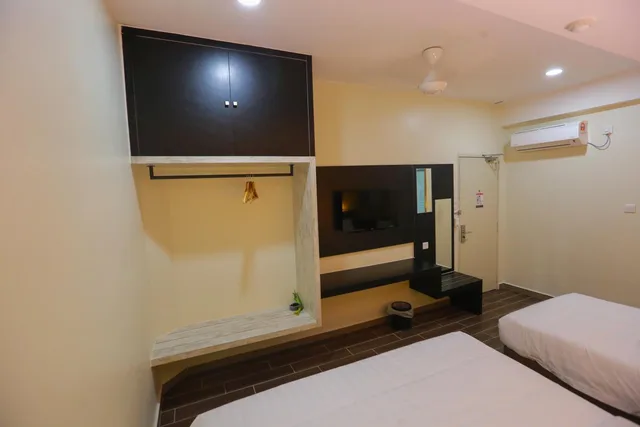 Semi Room, Deluxe, Family, Semi Double Bed, King Bed، Pantai Regal Hotel 2/2
