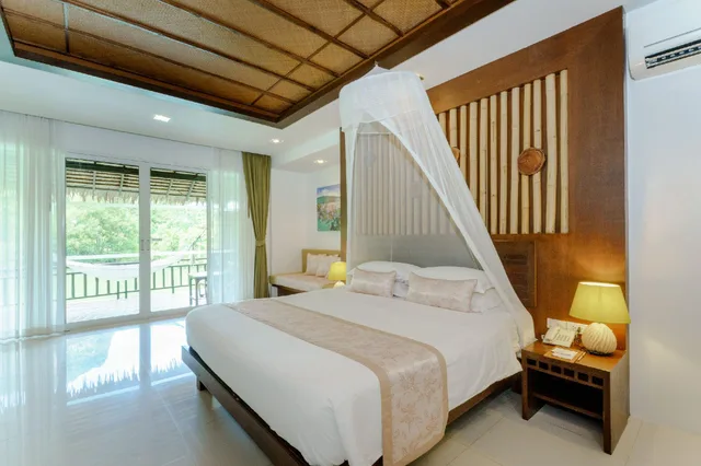 Grand, King Bed, Pond View، Ban Sainai Resort - SHA Extra Plus 2/2