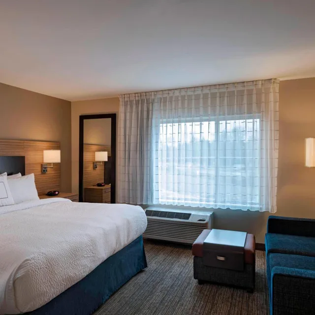 استوديو بسرير كينج مع أريكة بحوض استحمام لذوي الإعاقة، Towneplace Suites Tacoma Lakewood 2/8
