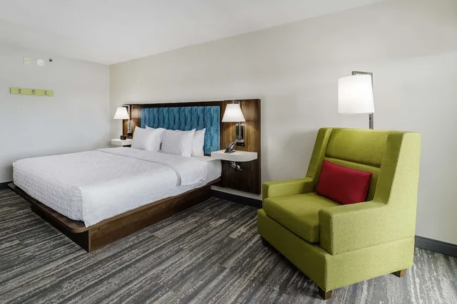 غرفة بسرير كينج، Hampton Inn Port Charlotte 4/8
