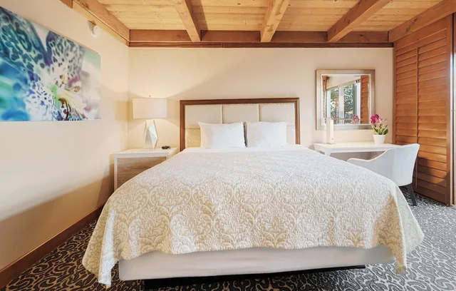 غرفة قياسية بسرير كينج، Humphreys Half Moon Inn And Suites 3/8