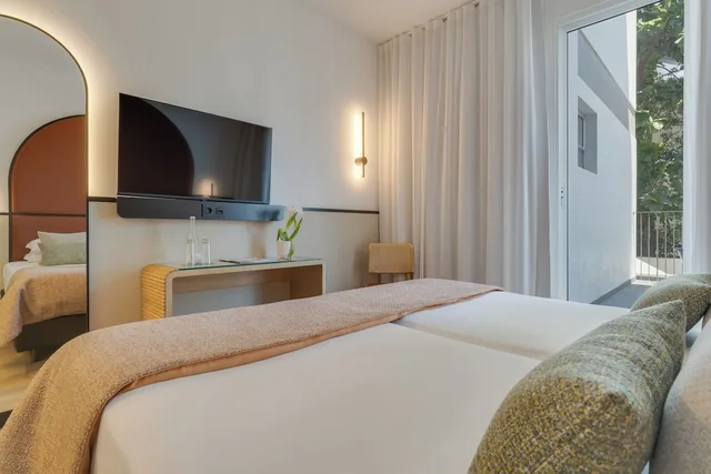 Classic, Double Bed, Balcony, The Editory Garden Carmo Funchal 1/10