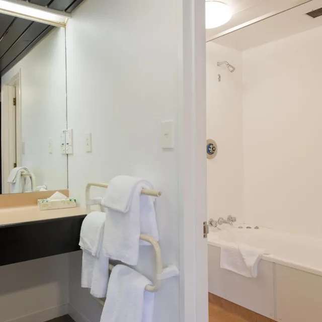 غرفة سوبيريور بسرير فردي، Heartland Hotel Queenstown 2/2