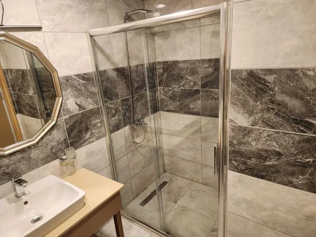 غرفة عائلية بسرير مزدوج وسريرين منفصلين، Nanda Hotel 3/3