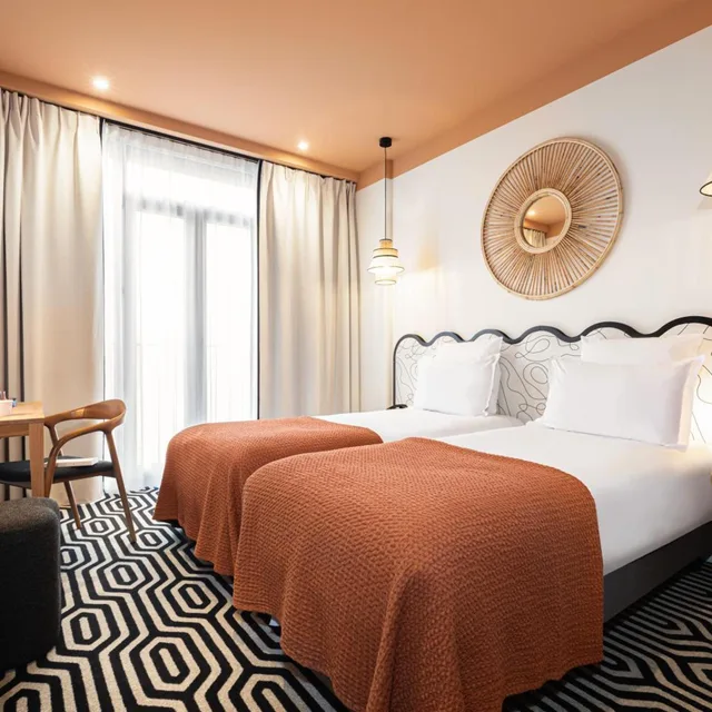 Privilege, Double or Twin Bed, Sea View, Balcony, Hotel Albert 1er Nice 1/8
