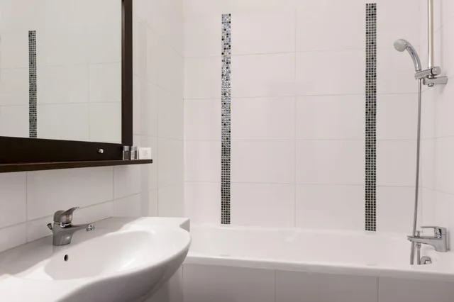 غرفة كلاسيكية بسرير مزدوج، Hotel the Originals Paris Sud Orly Draveil 2/2
