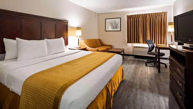 غرفة لذوي الإعاقة، SureStay Hotel by Best Western Orange 1/4