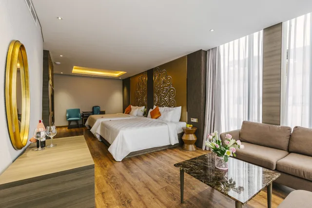Noble, Suite, 2 King Beds, City View، Winsuites Saigon 10/10