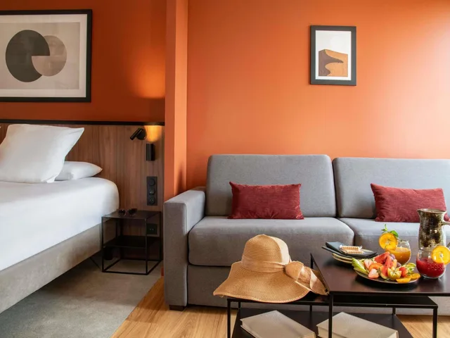 Junior Suite, Queen Bed, Mercure Toulouse Aeroport Golf De Seilh 1/2