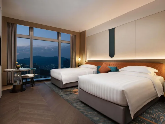 Executive, Twin Beds, City View, Lounge Access, Fashion Town Hotel Shenzhen MGallery Collection 3/5