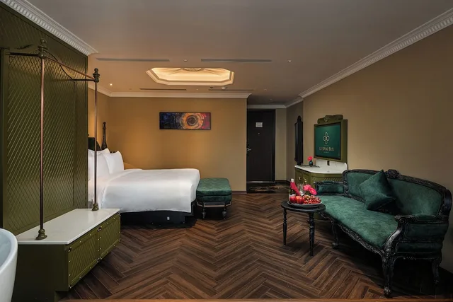 جناح شهر العسل بسرير كينج بإطلالة على المدينة، Hanoi Emerald Waters Hotel Spa 8/10