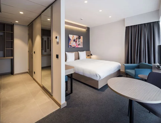 غرفة ديلوكس بسرير كينج بشرفة بمطبخ صغير، Executive Residency by Best Western Amsterdam Airport 1/3