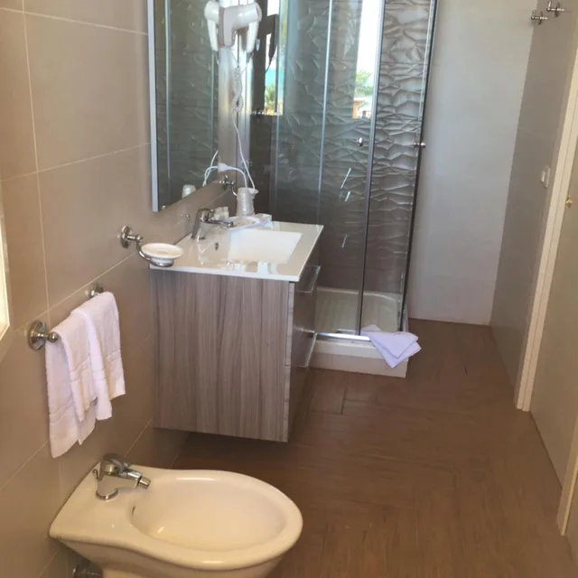 غرفة بسرير مزدوج بإطلالة على البحر، Hotel Riviera Palace 7/7