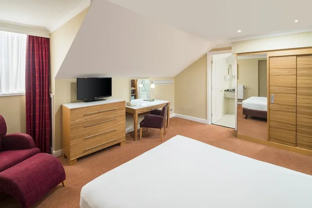 غرفة بريميوم بسرير كينج مع دخول صالة النادي، Crowne Plaza Chester 3/5