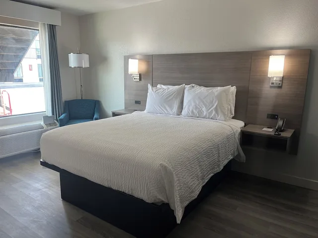 غرفة بسرير كوين، Baymont by Wyndham Sumter Northwest 1/3