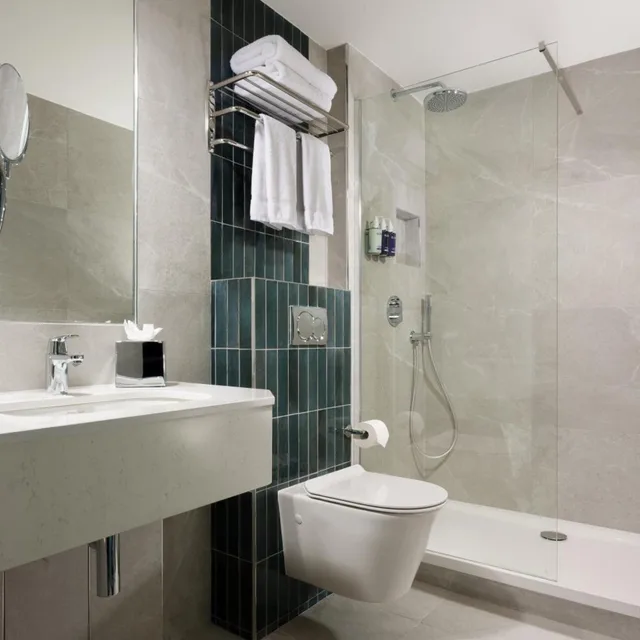Room, Double Bed, The Grand Malahide 2/2
