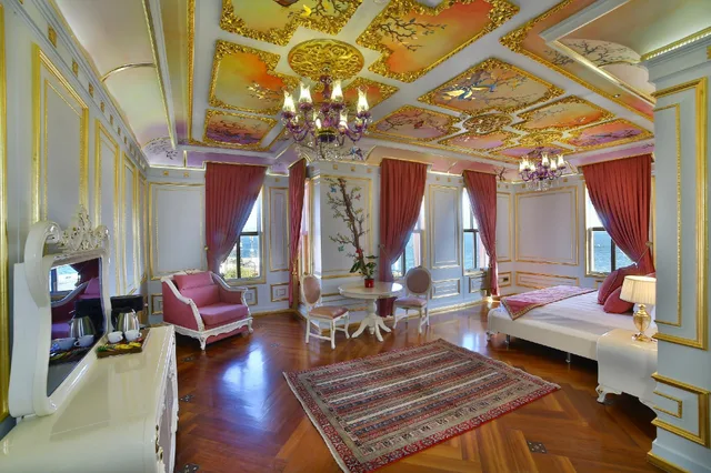 جناح ملكي، Seven Hills Palace & Spa 1/2