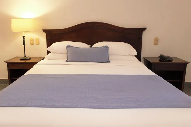 Room, Queen Bed, Hotel Faranda Express Puerta Del Sol Barranquilla, A Member of Radisson Individuals 5/10