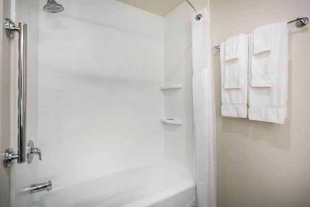 غرفة قياسية بسرير كينج، HOLIDAY INN EXPRESS & SUITES RAPID CITY - RUSHMORE SOUTH 8/9