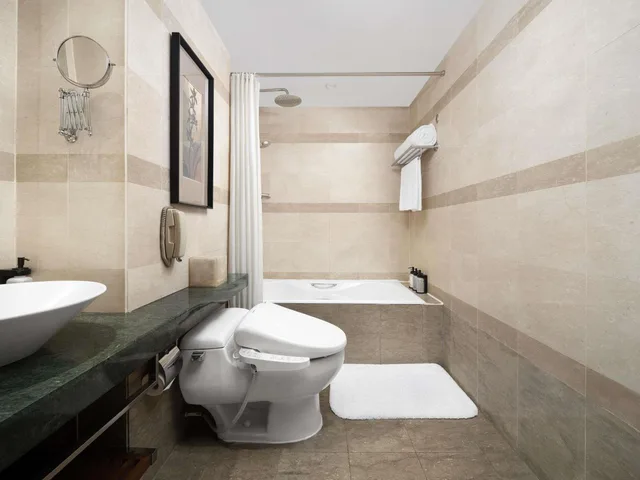 غرفة نوم سوبيريور بسرير كينج، Grand Mercure Shanghai Hongqiao 3/3