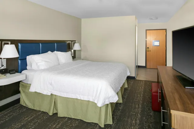 غرفة بسرير كينج لذوي الإعاقة، Hampton Inn Portage 4/8