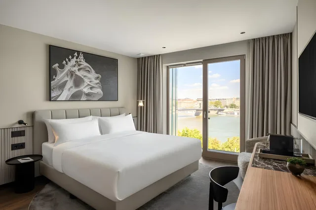Room, Double and Twin Beds, Riverside، LANCHID 19 DESIGN HOTEL 1/1