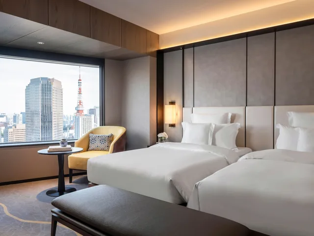 جناح بسريرين منفصلين مع دخول صالة النادي، Ana Intercontinental Tokyo 1/3