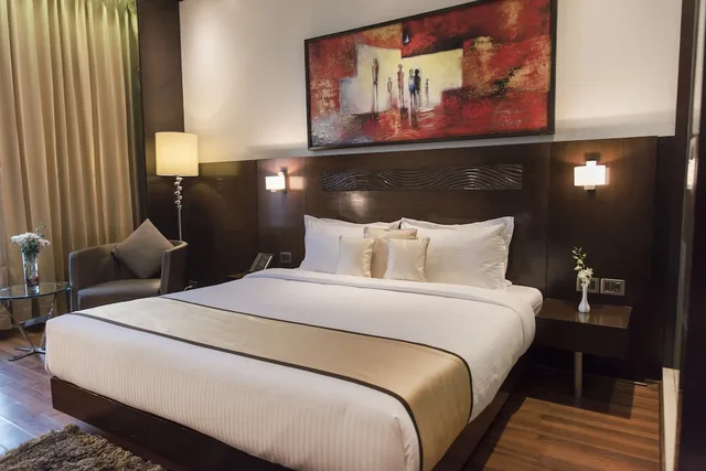 جناح بسرير كينج، Monotel Luxury Business Hotel 3/5