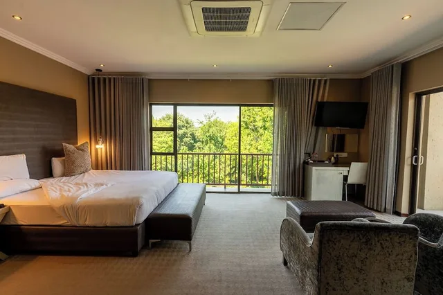Deluxe, King Bed, St Andrews Signature Hotel Spa 1/5