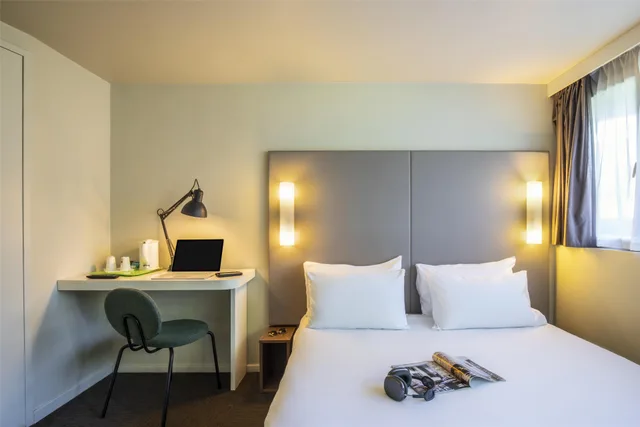 Next Generation, Double Bed, Hotel Campanile Strasbourg Lingolsheim 1/10