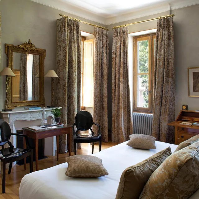 Comfort, Double Bed, Chateau Des Alpilles 3/6