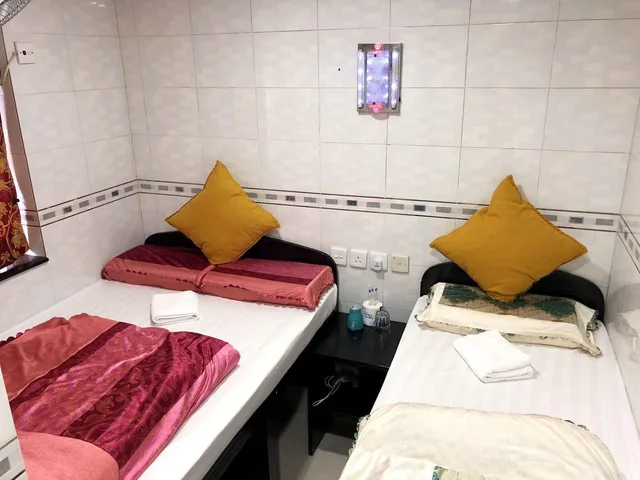 Standard, Triple, King Bed, 1 Double and 1 Single Bed, Holland Guest House 1/1