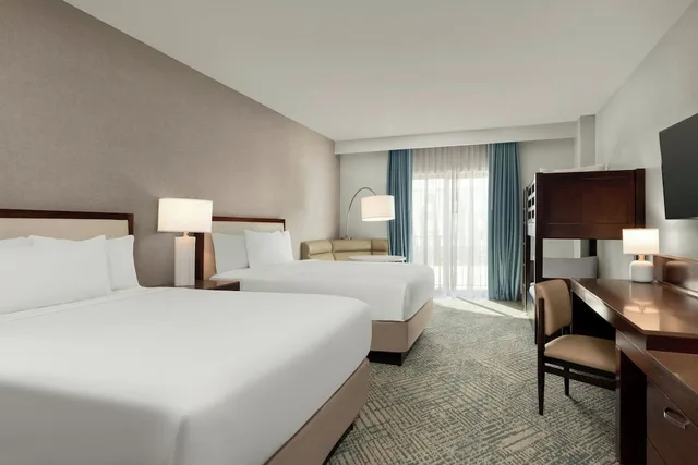 Room, 2 Queen Beds, Resort View, Balcony، Courtyard Anaheim Theme Park Entrance 2/10