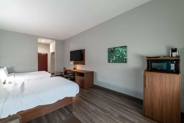 غرفة قياسية بسريرين كوين بحوض استحمام لذوي الإعاقة، Best Western Bowie Inn and Suites 5/5
