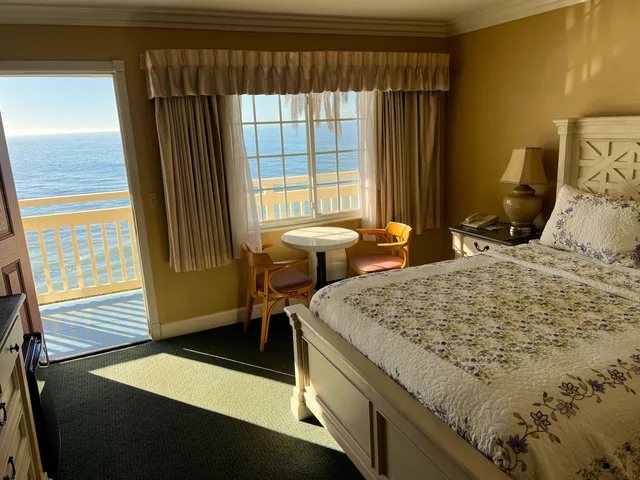 غرفة بسريرين كوين بإطلالة على البحر، Cliff House Inn 1/7