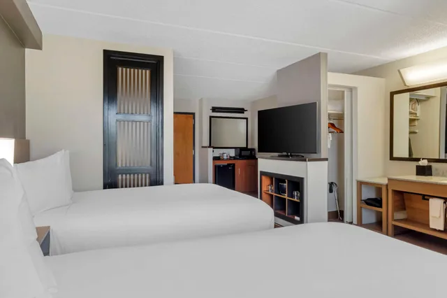 Standard, Double Bed, Hyatt Place Houston North 2/2