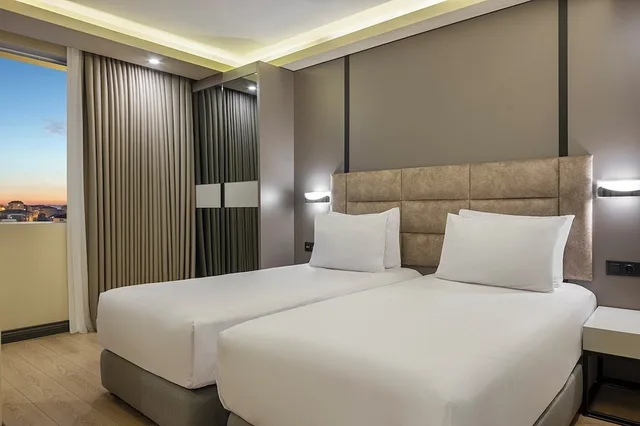 Premium, Twin Beds, Garner Hotel Istanbul - Airport Arnavutkoy by IHG 2/5