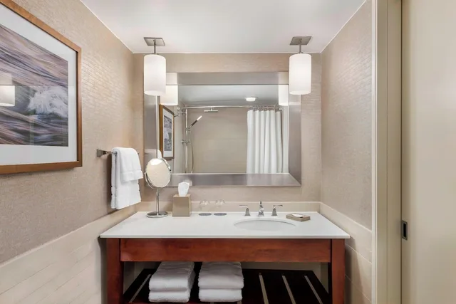 غرفة ديلوكس بسريرين كوين، The Westin Toronto Airport 2/2
