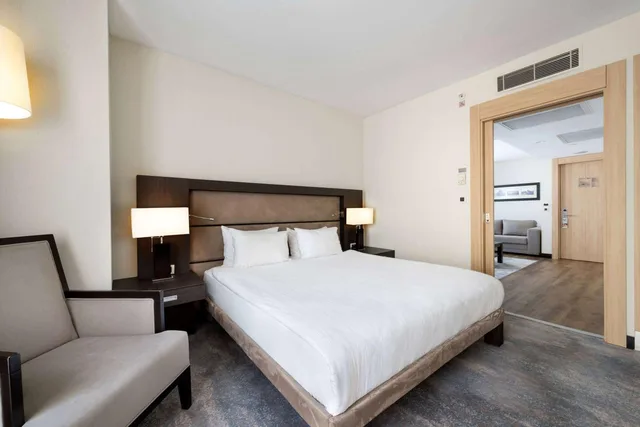 جناح جونيور مع أريكة، Ramada Plaza By Wyndham Istanbul City Center 3/6