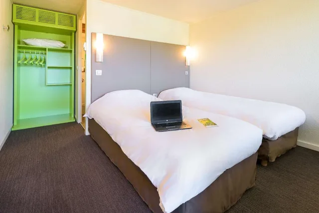 Next Generation, Twin Beds, Hotel Campanile Toulouse Nord Sesquieres 2/4