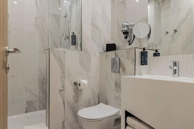 Family, Multiple Beds، Best Western Plus Hotel Comedie Saint-Roch 5/9