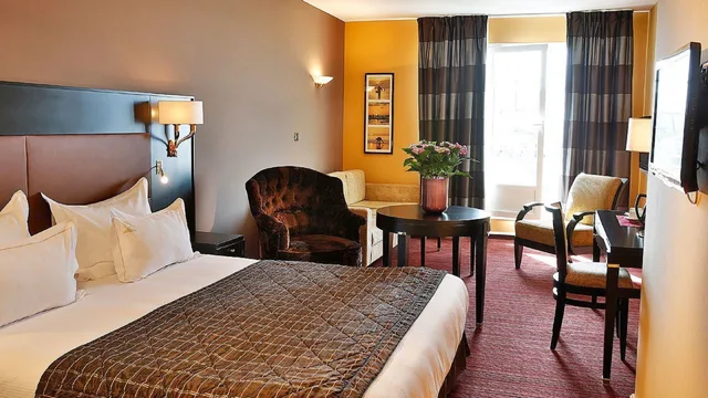 جناح جونيور، Hotel Restaurant La Matelote 1/6