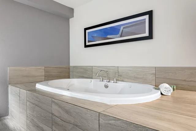 جناح بسرير كينج بشرفة، Best Western Denver East 7/8