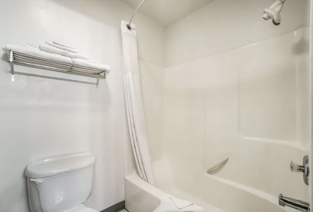 غرفة بسرير كينج، Americas Best Value Inn Green River 2/2