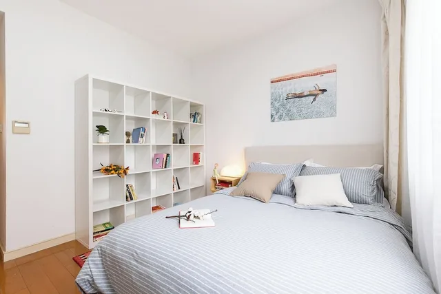 2 Bedrooms, Senior, Apartment, 2 Queen Beds, Kitchen, Book and Bed-People's Square 6/10