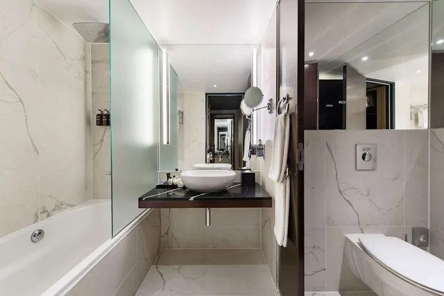 Collection, Premium, King Bed، Radisson Collection Hotel, Berlin 5/6