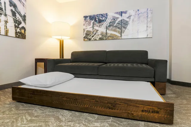 جناح بسرير كينج مع أريكة، Springhill Suites Phoenix Glendale Sports And Entertainment District 2/8