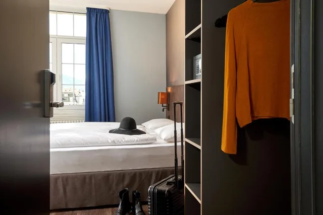 غرفة سوبيريور بسرير مزدوج، THE HEY HOTEL INTERLAKEN 2/2