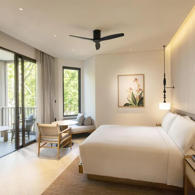 غرفة بسرير كينج بشرفة، Hilton Burau Bay Langkawi Resort 12/20